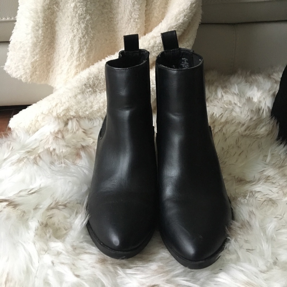 STEVE MADDEN BOOTIES